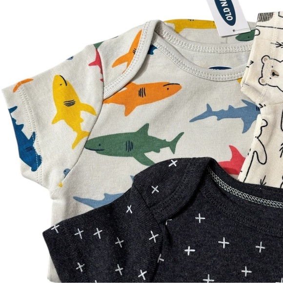 BABY - ONESIE - 5 PACK - NWT OR NWOT - SIZES 3-6 MONTHS and 6-12 MONTHS - B19 - Picture 2 of 12